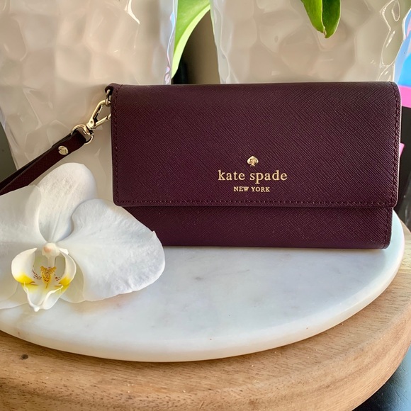 kate spade Handbags - Burgundy Kate Spade Wallet/Wristlet
